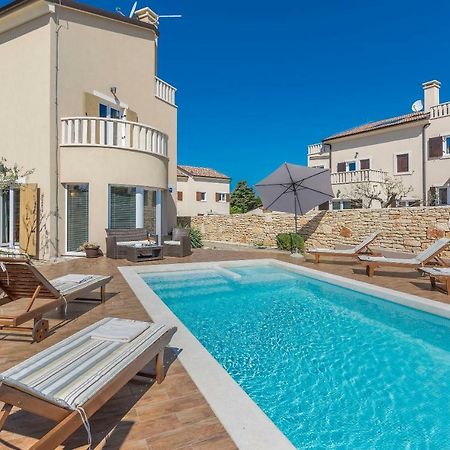 6-Bedroom Villa Chiara With Sea View Premantura Eksteriør bilde