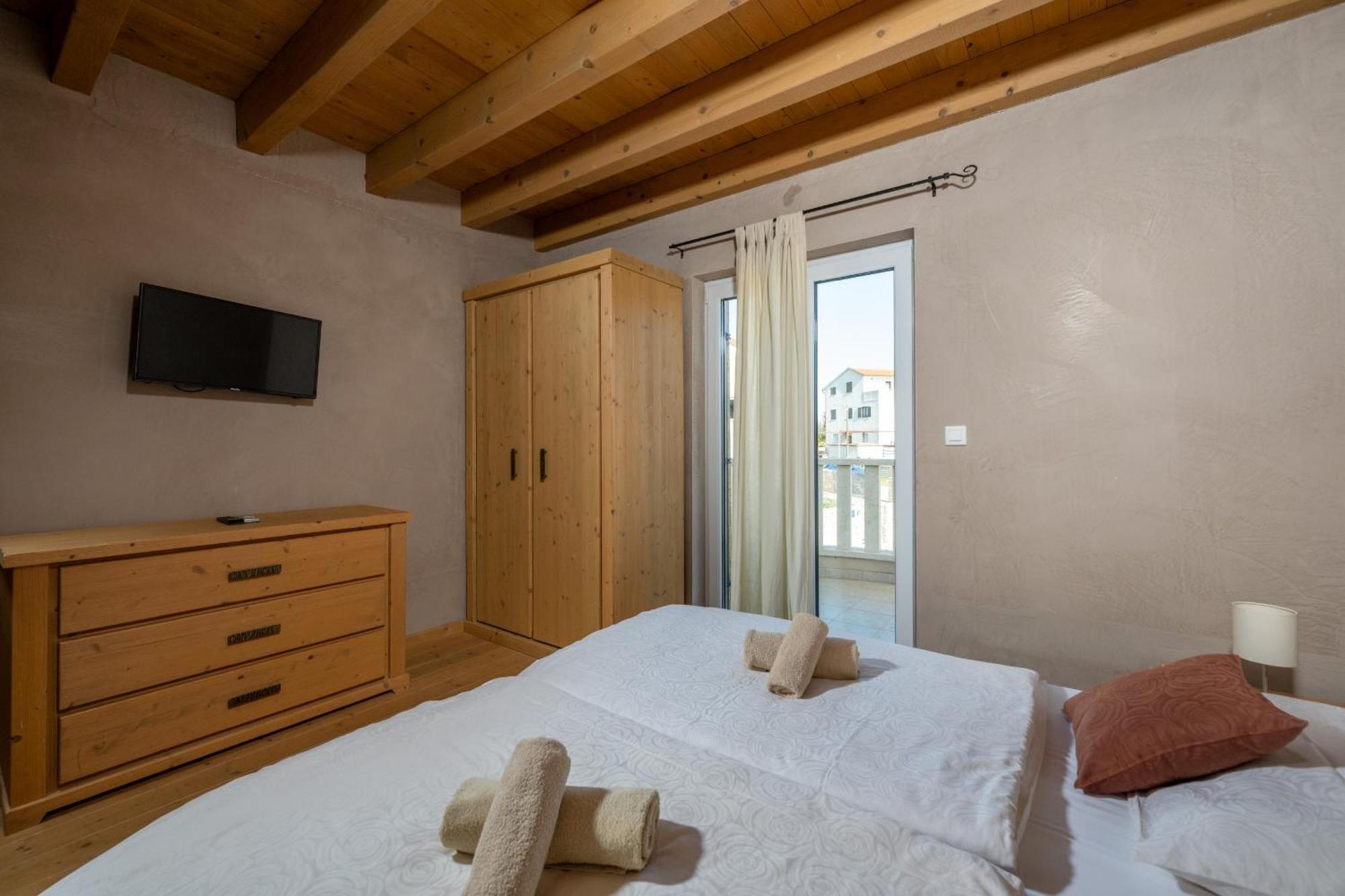 6-Bedroom Villa Chiara With Sea View Premantura Eksteriør bilde
