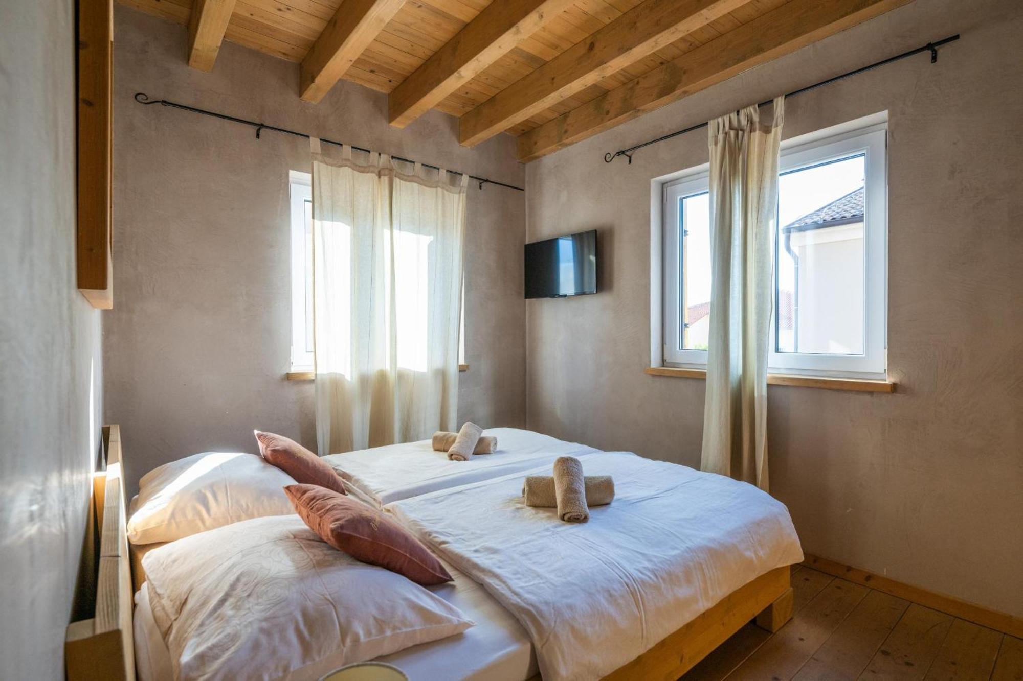 6-Bedroom Villa Chiara With Sea View Premantura Eksteriør bilde