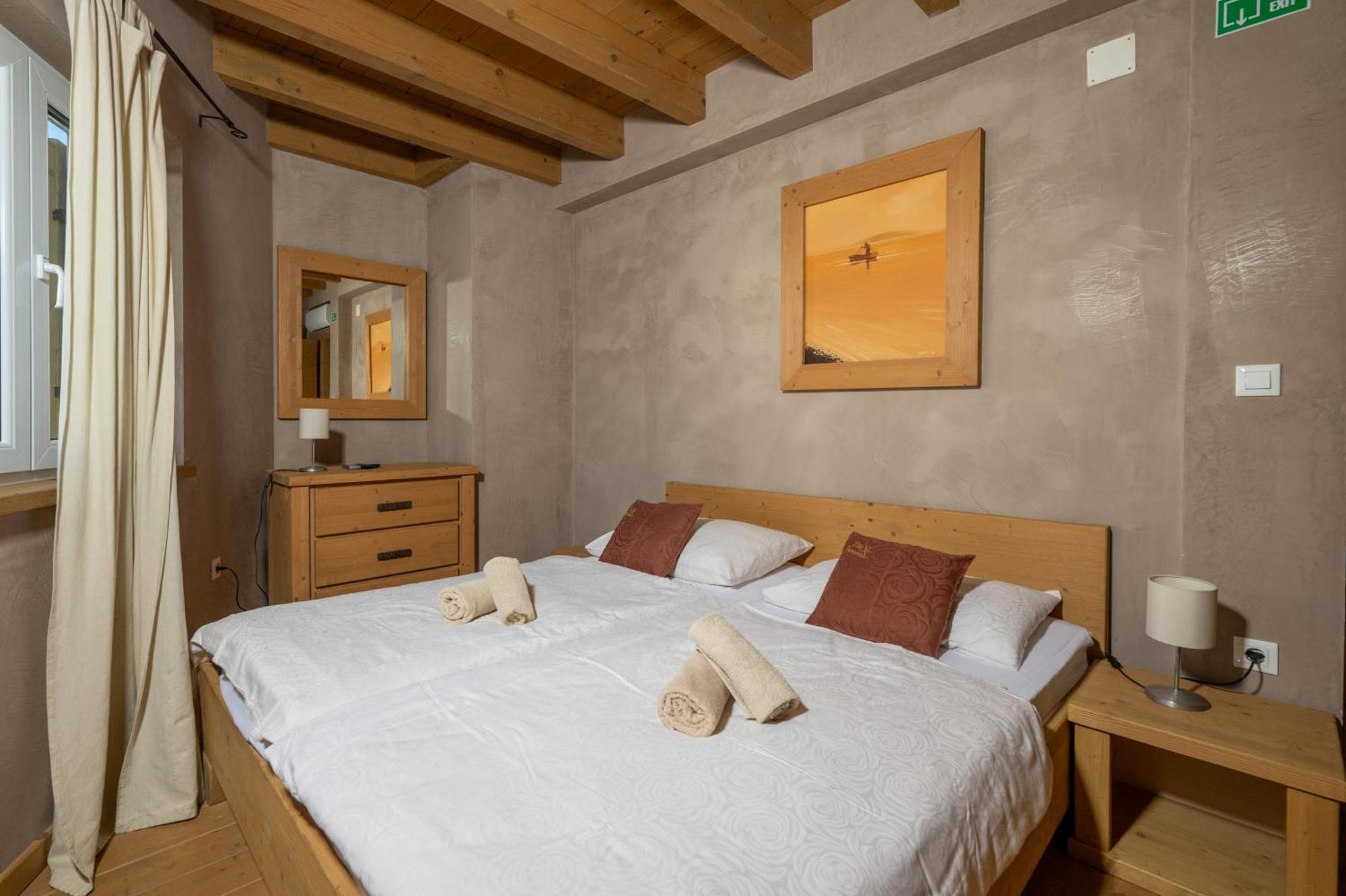 6-Bedroom Villa Chiara With Sea View Premantura Eksteriør bilde