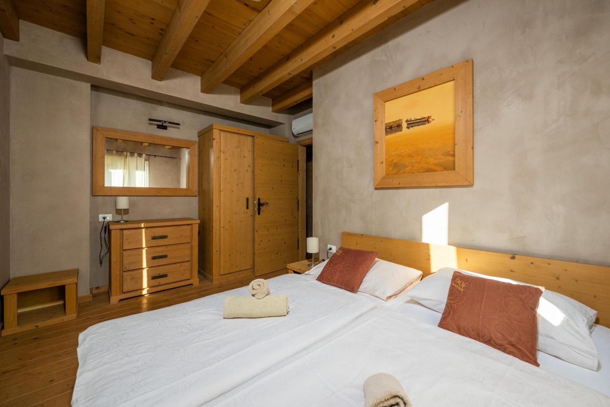 6-Bedroom Villa Chiara With Sea View Premantura Eksteriør bilde