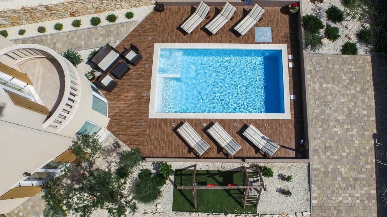 6-Bedroom Villa Chiara With Sea View Premantura Eksteriør bilde