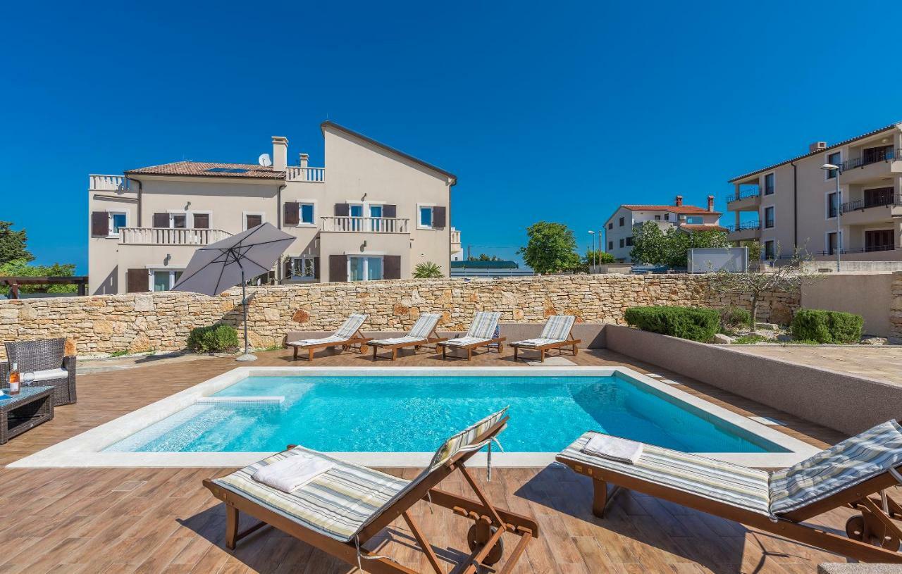 6-Bedroom Villa Chiara With Sea View Premantura Eksteriør bilde