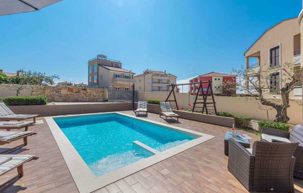 6-Bedroom Villa Chiara With Sea View Premantura Eksteriør bilde