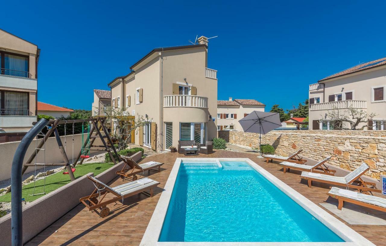6-Bedroom Villa Chiara With Sea View Premantura Eksteriør bilde