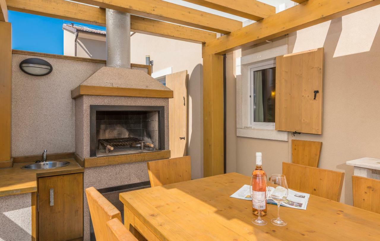 6-Bedroom Villa Chiara With Sea View Premantura Eksteriør bilde